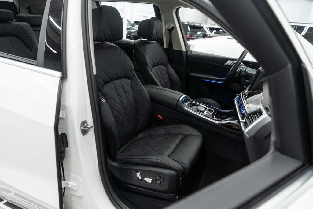 Used 2026 BMW X7 xDrive40i w/ Premium Package AWD/4WD image 10