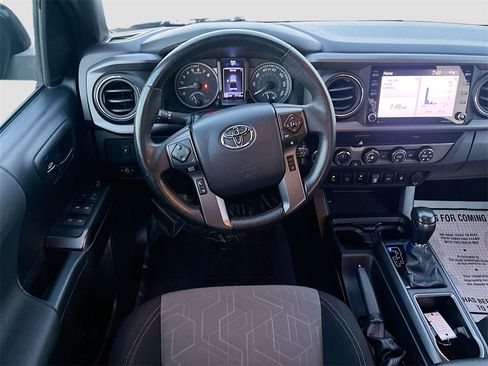 Used 2020 Toyota Tacoma TRD Sport w/ Technology Package image 21