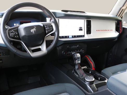 Used 2025 Ford Bronco Heritage Edition AWD/4WD image 15