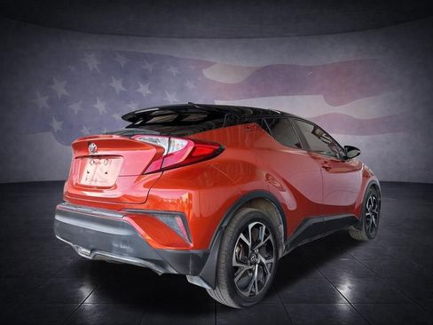 Used 2020 Toyota C-HR XLE FWD image 5