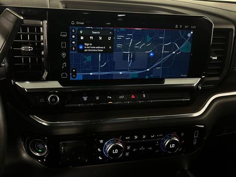 Used 2024 GMC Sierra 3500 SLT w/ SLT Convenience Package image 19