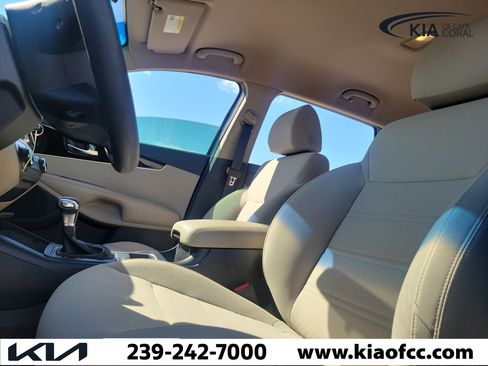 Used 2019 Kia Sorento FWD image 27