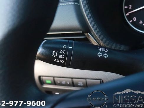 Used 2024 Nissan Sentra SV image 22