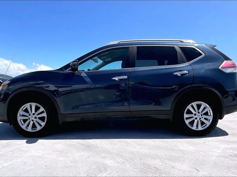 Used 2016 Nissan Rogue SV FWD image 3