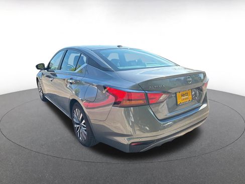 Used 2025 Nissan Altima 2.5 SV image 5