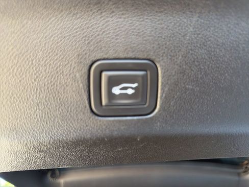 Used 2023 Chevrolet Tahoe LT w/ Luxury Package AWD/4WD image 14