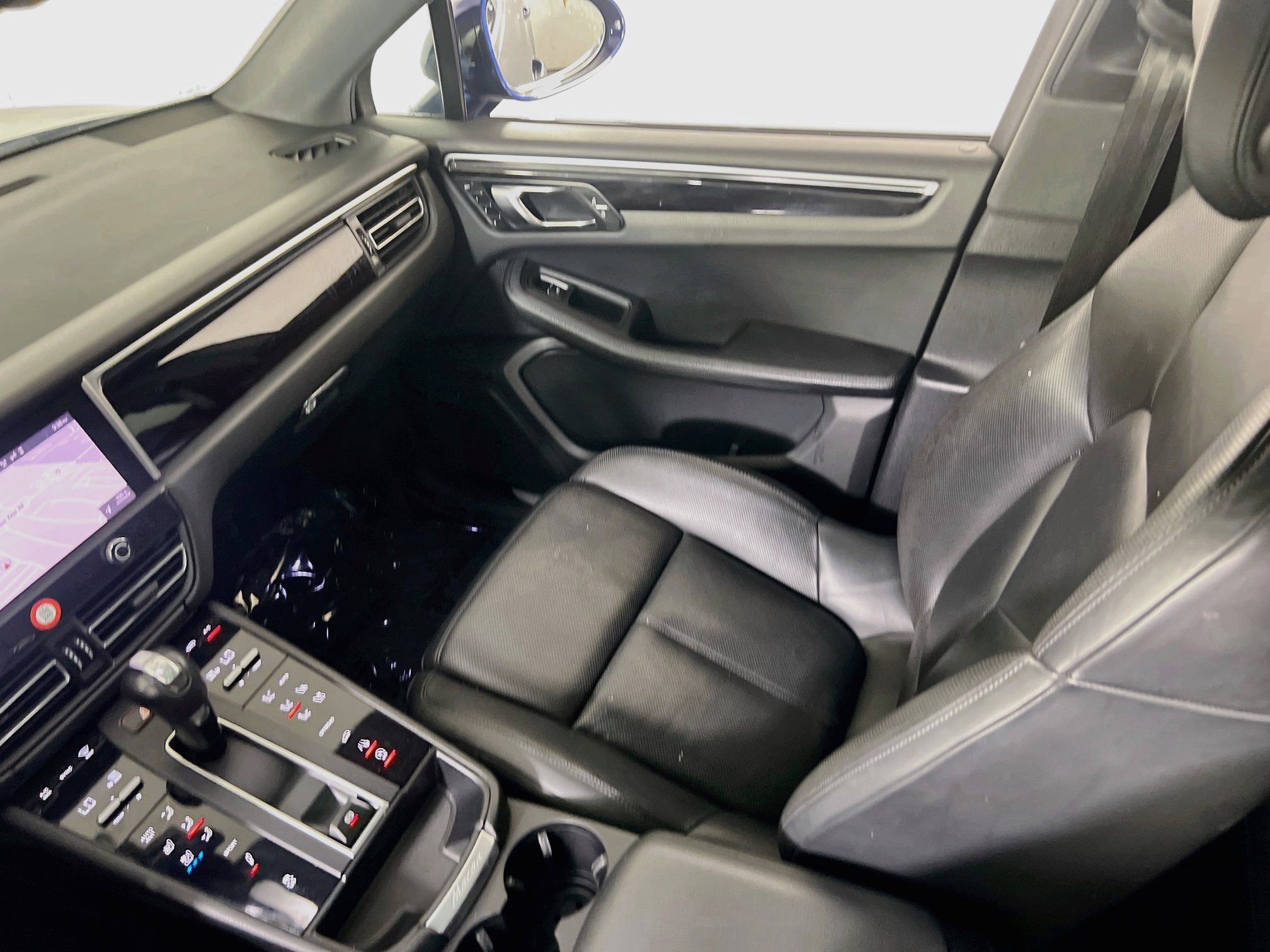 Used 2023 Porsche Macan S AWD/4WD image 25
