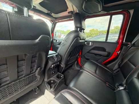 Used 2021 Jeep Gladiator Rubicon AWD/4WD image 12