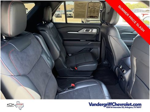 Used 2025 Ford Explorer ST AWD/4WD image 28