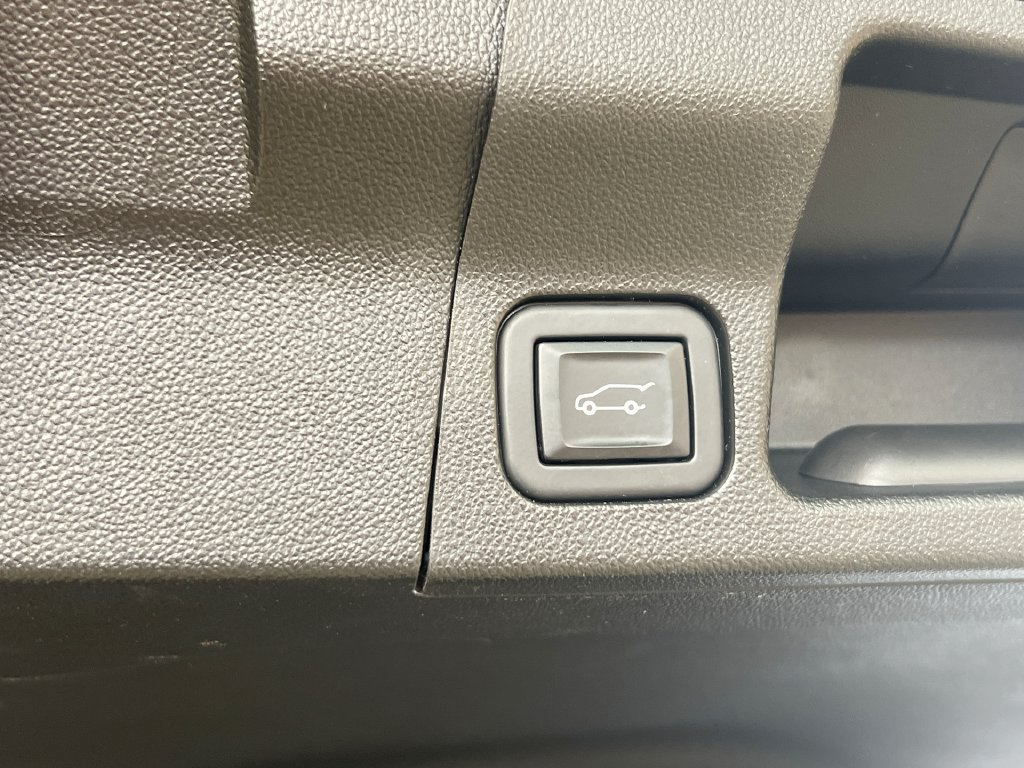 Used 2023 GMC Acadia AT4 w/ Technology Package AWD/4WD image 44
