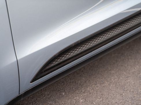 Certified 2024 Porsche Macan AWD/4WD image 30