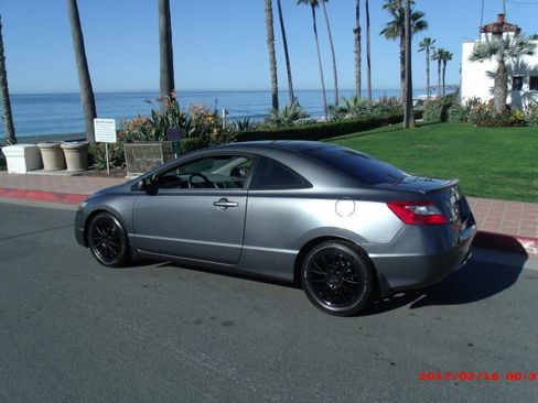 Used 2010 Honda Civic LX image 2