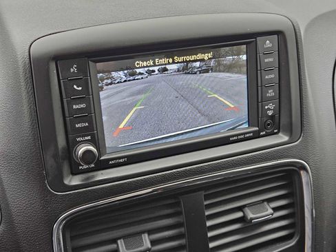 Used 2019 Dodge Grand Caravan SE image 18