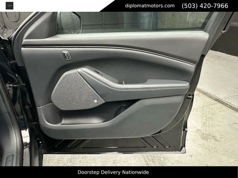 Used 2025 Ford Mustang Mach-E Premium image 23