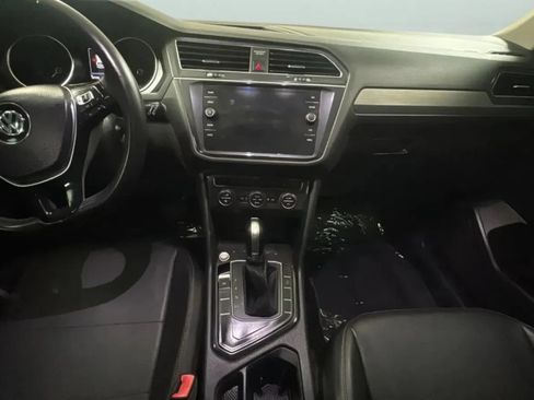 Used 2019 Volkswagen Tiguan SE FWD image 17