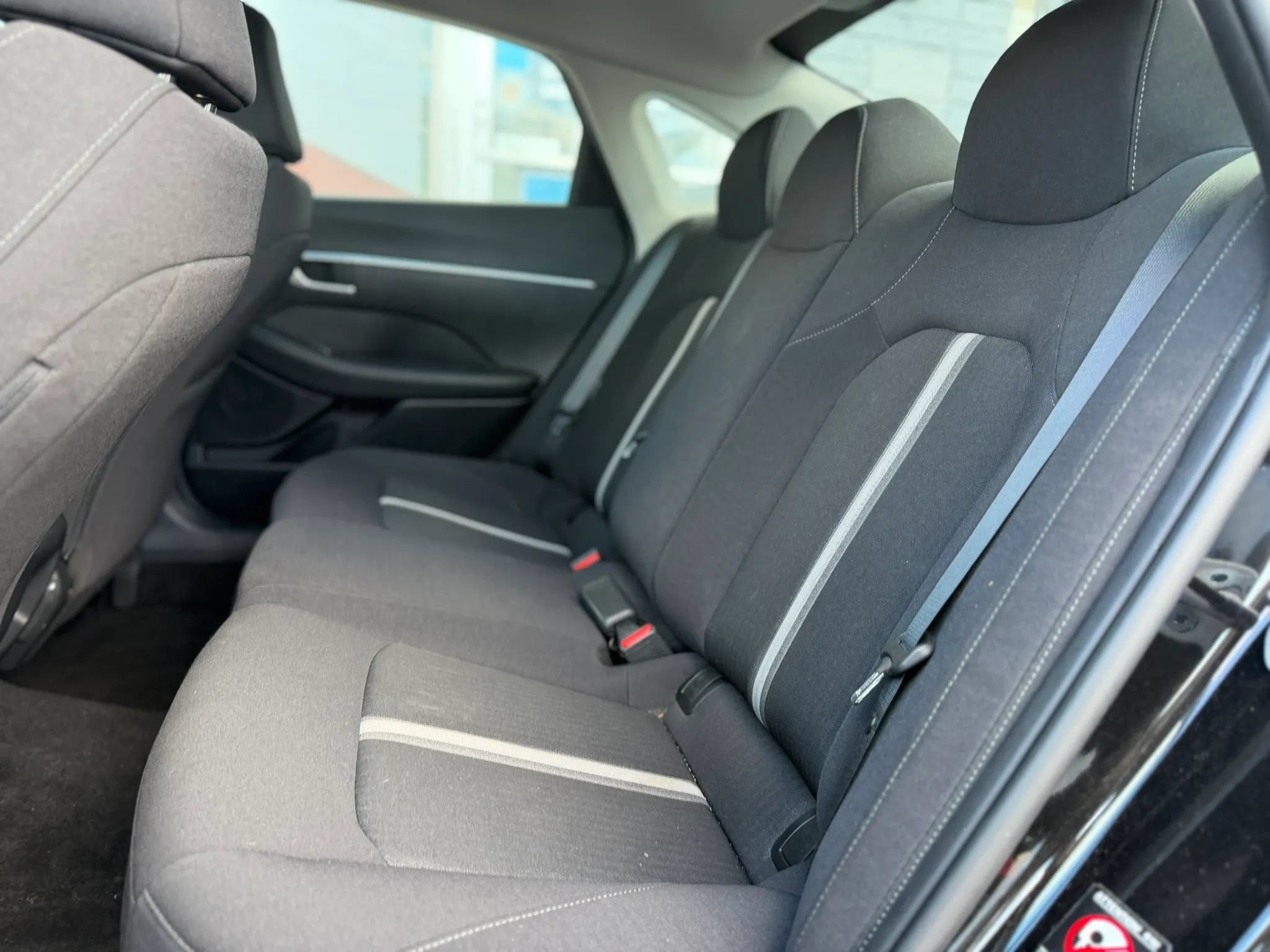 Used 2023 Hyundai Sonata SE w/ Preferred Accessory Package FWD image 9
