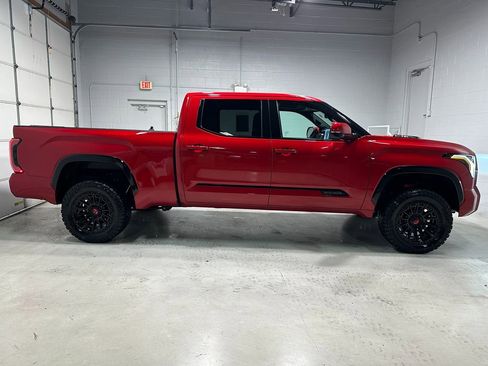 Used 2023 Toyota Tundra Platinum AWD/4WD image 2