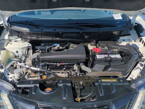 Used 2017 Nissan Rogue SV FWD image 33
