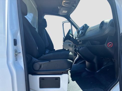 Used 2019 Mercedes-Benz Sprinter 170 image 19