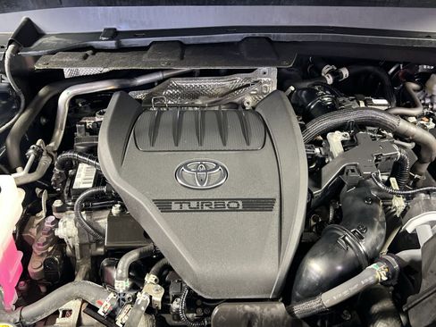 Used 2024 Toyota Grand Highlander Platinum image 30