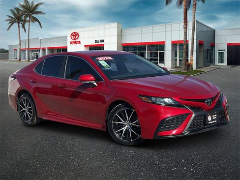 Used 2023 Toyota Camry SE image 1