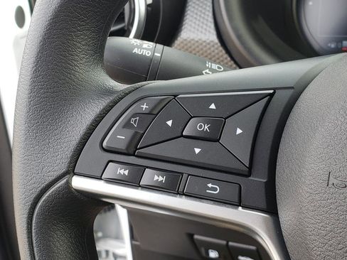 Used 2023 Nissan Kicks SV image 33