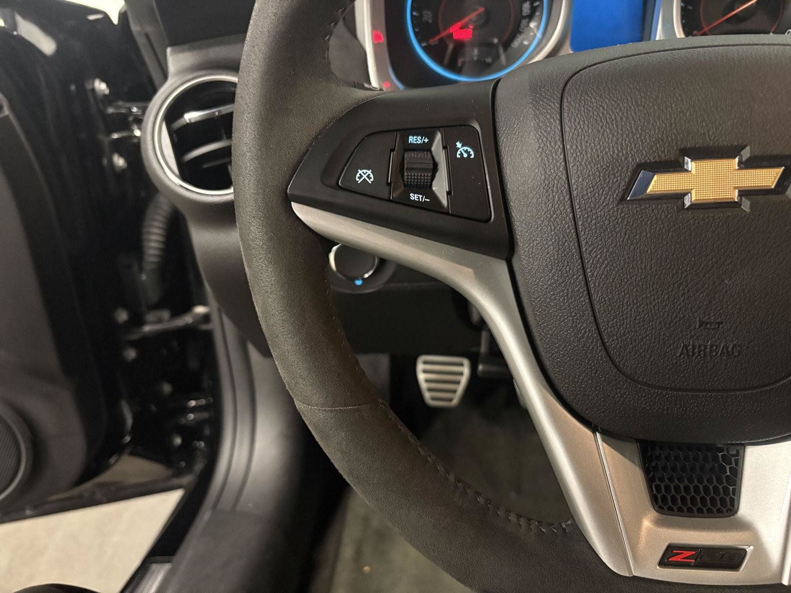 Used 2015 Chevrolet Camaro Z/28 RWD image 23