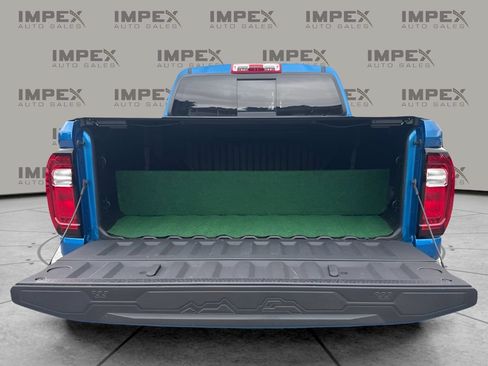Used 2024 GMC Canyon Elevation w/ Elevation Premium Package AWD/4WD image 18