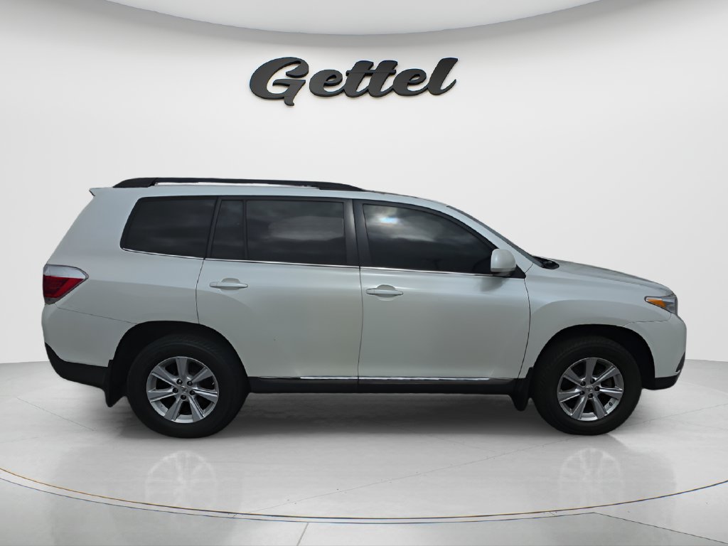 Used 2012 Toyota Highlander SE w/ Tow Pkg FWD image 4