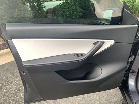 Used 2021 Tesla Model Y Performance AWD/4WD image 16
