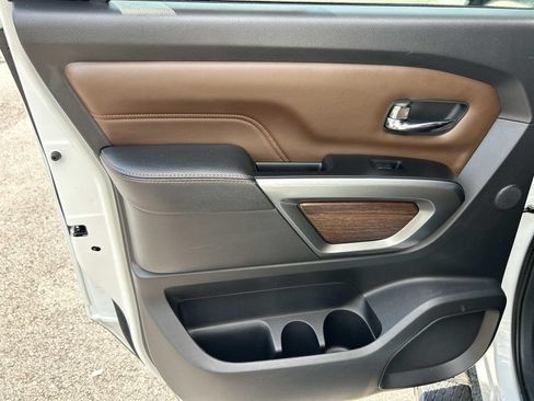Used 2017 Nissan Titan Platinum Reserve RWD image 28
