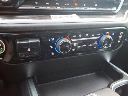 Used 2025 Chevrolet Silverado 1500 LTZ image 16