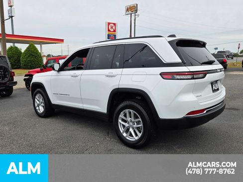 Used 2025 Jeep Grand Cherokee Laredo X w/ Luxury Tech Group I AWD/4WD image 12