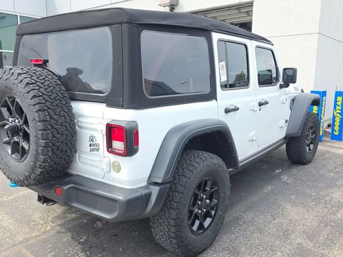 Used 2024 Jeep Wrangler Unlimited image 5