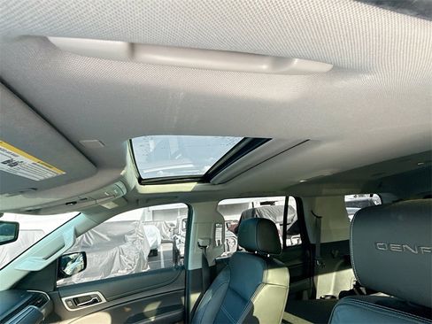 Used 2020 GMC Yukon Denali image 24