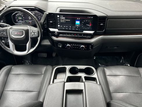 Used 2022 GMC Sierra 1500 SLT image 4