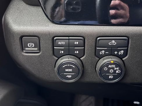 Certified 2022 Chevrolet Silverado 1500 RST w/ Z71 Off-Road Package image 22