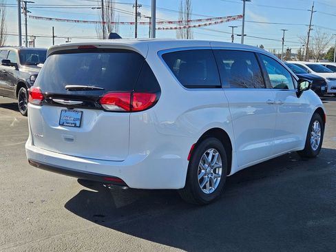 New 2026 Chrysler Voyager LX image 6