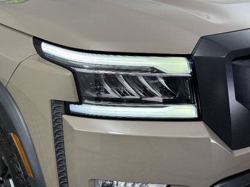 Used 2023 Nissan Frontier Pro-X w/ Pro-X Premium Package RWD image 8