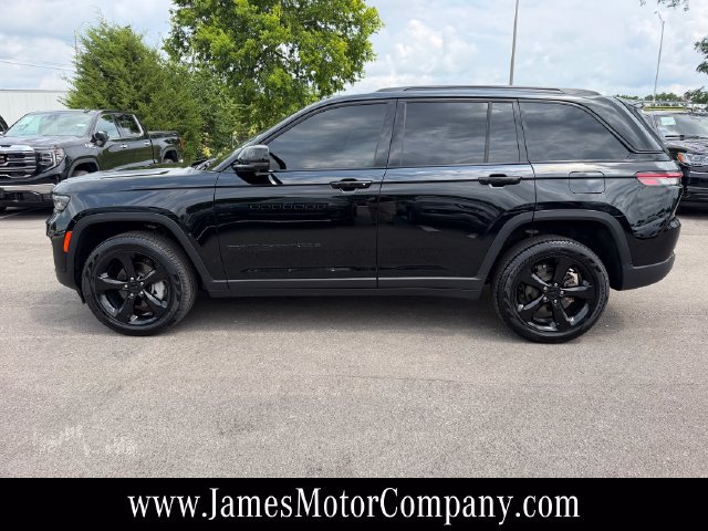 Used 2025 Jeep Grand Cherokee Limited w/ Luxury Tech Group II AWD/4WD image 13