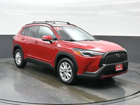 Used 2022 Toyota Corolla Cross LE image 8