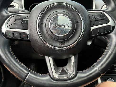 Used 2017 Jeep Compass Latitude w/ Popular Equipment Group AWD/4WD image 9