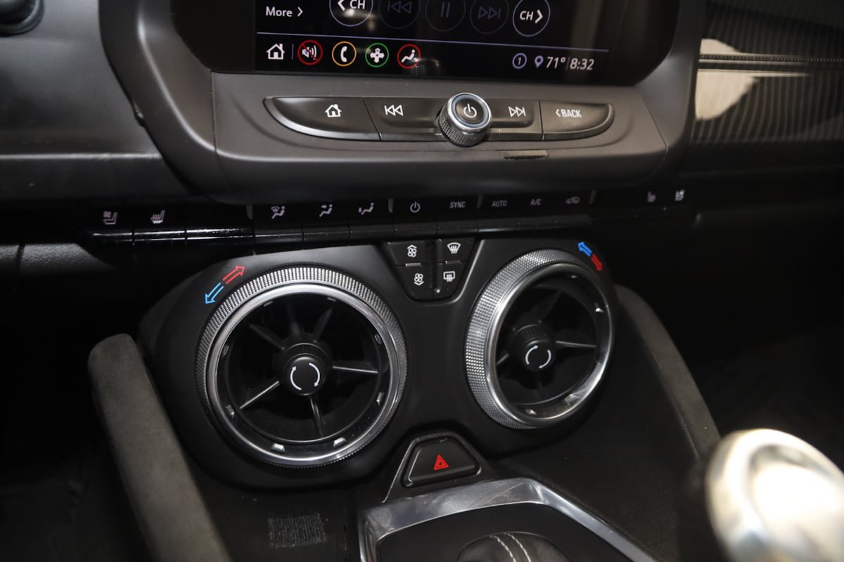 Used 2020 Chevrolet Camaro SS RWD image 33