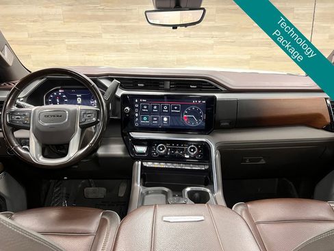 Used 2024 GMC Sierra 3500 Denali w/ Denali Reserve Package AWD/4WD image 2