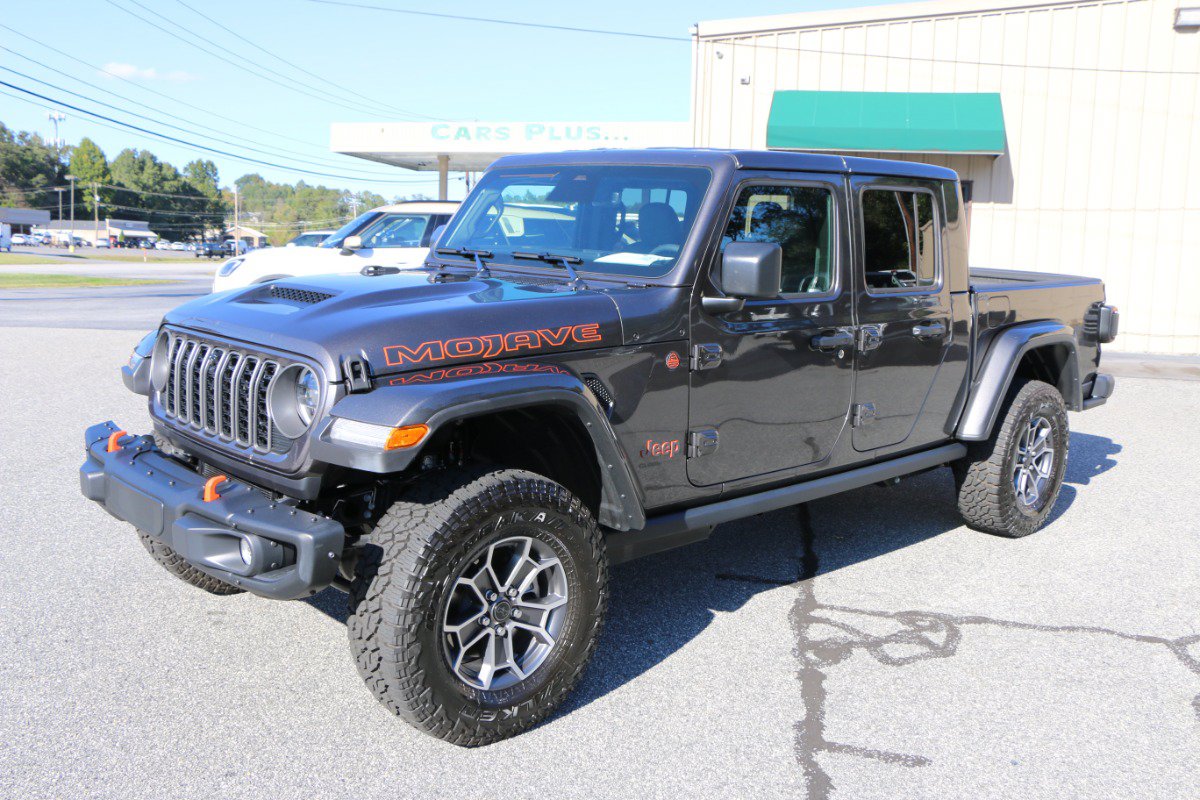 Used 2026 Jeep Gladiator Mojave AWD/4WD image 1