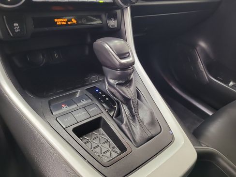 Used 2022 Toyota RAV4 XLE Premium FWD image 26