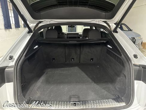 Used 2019 Audi Q8 Premium Plus w/ Premium Plus AWD/4WD image 10