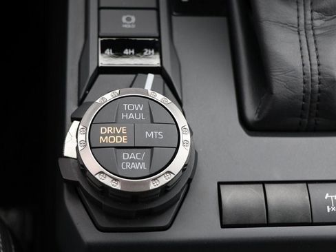 Used 2024 Toyota Tacoma TRD Off-Road image 23