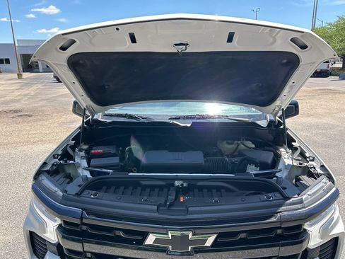 Used 2023 Chevrolet Silverado 1500 RST w/ Z71 Off-Road Package AWD/4WD image 14
