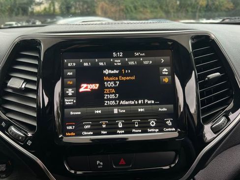 Used 2019 Jeep Cherokee Limited image 23